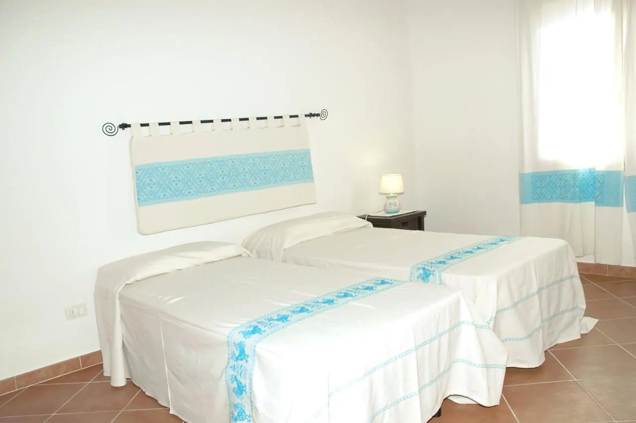 Bouganvillae2 San Teodoro  Tatil Evi San Teodoro (Sardinia)