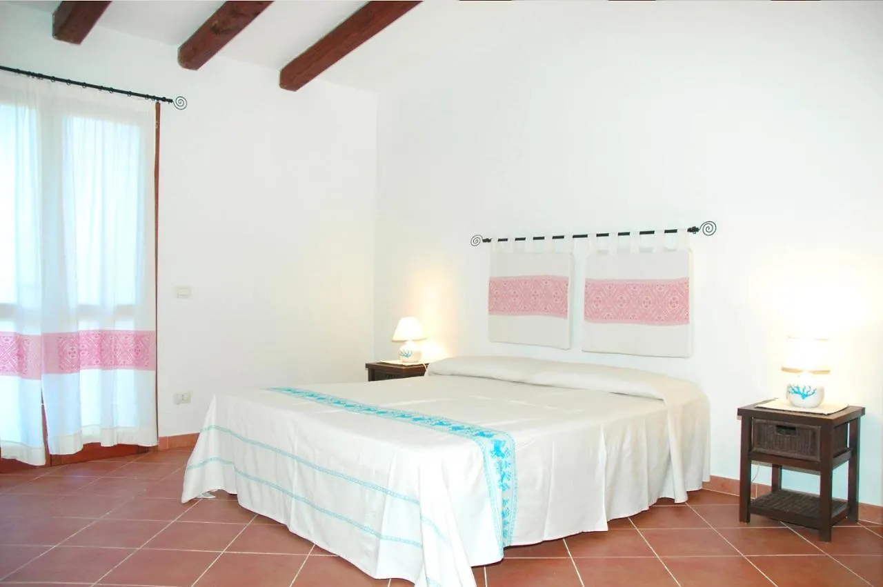 Bouganvillae2 San Teodoro  0*, San Teodoro (Sardinia) Włochy